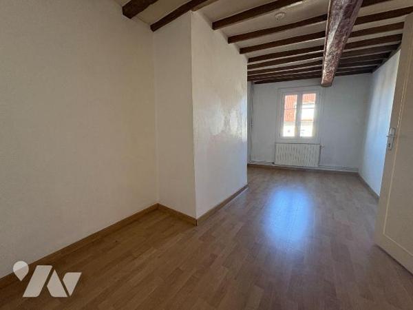 Vallée de la Bresle, 

Jolie maison avec jardin bordé par la rivière, comprenant:
Au rez-de-...