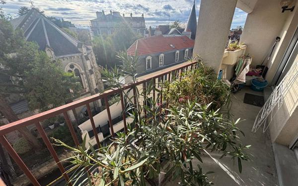 Appartement à vendre    3 pièces • 65 m2 Pau