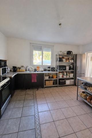 Située dans un secteur calme et recherché de Lieusaint, cette maison offre un cadre de vie agréable avec un beau potentiel d’aménagement.

D’une surface habitable d’environ 96 m², elle est édifiée sur un terrain de 233 m², sans vis-à-vis, idéal pour profiter pleinement de l’extérieur en toute intimité.

Descriptif du bien :

Surface habitable : 96 m²
Terrain : 233 m² sans vis-à-vis
4 chambres 
1 WC
1SDB
Sous-sol total de 50 m² (garage, atelier, stockage, buanderie, espace de jeux…)
3 places de stationnement
Maison lumineuse et fonctionnelle Orientation SUD

a quelques minutes à pied des transports.

Travaux et équipements :

 > Porte de garage automatisée (970 €)
 >  Fenêtres remplacées en 2008 (27 000 €)
 Pompe à chaleur installée en 2009 (14 000 €)
 Panneaux photovoltaïques récents (2024 – 21 000 €)


 Idéal pour personnaliser le bien selon vos goûts !

 Les +

Beau potentiel
Aucun vis-à-vis
Équipements énergétiques déjà installés
Quartier calme et recherché
Bien isolée 
Proche des écoles, commerces et transports