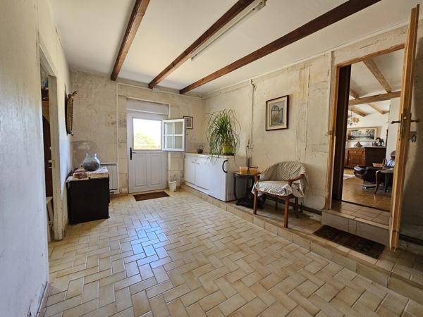 Charmante maison de 3 chambres avec dépendance pour les invités, cottage à rénover et caractéristiques exceptionnelles
