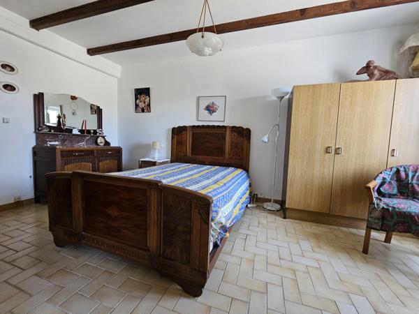Charmante maison de 3 chambres avec dépendance pour les invités, cottage à rénover et caractéristiques exceptionnelles