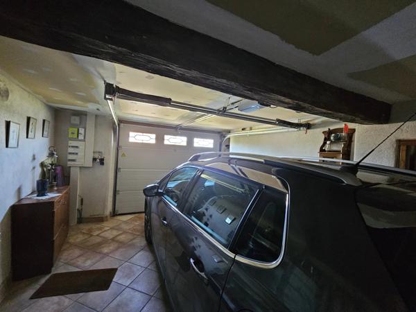 Charmante maison de 3 chambres avec dépendance pour les invités, cottage à rénover et caractéristiques exceptionnelles