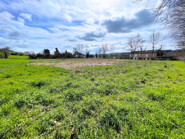 Venez découvrir ce beau terrain plat proche Toulouse