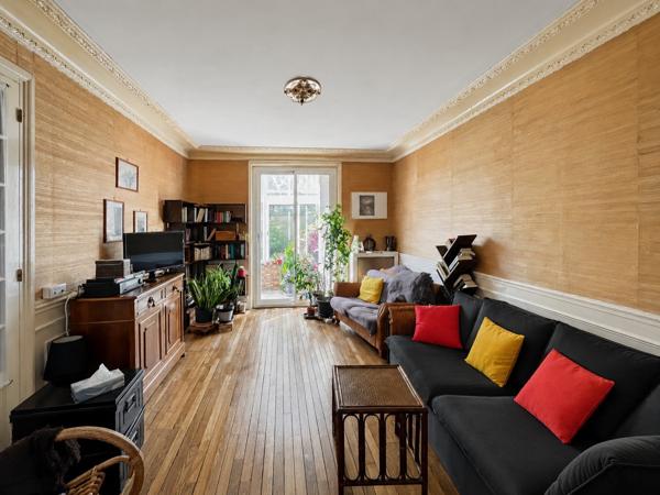 Maison
         8 pièces
        - 300 m² Bien prestige 1 100 000 € *