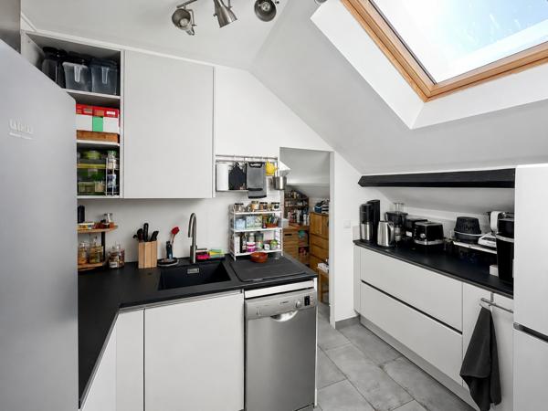 Maison
         8 pièces
        - 300 m² Bien prestige 1 100 000 € *