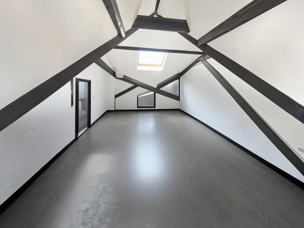 Maison
         8 pièces
        - 300 m² Bien prestige 1 100 000 € *