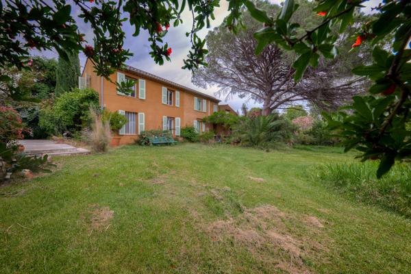 Le Muy (83490) Mas provençal de charme, Le Muy PISCINE, GARAGE, TERRAIN plat