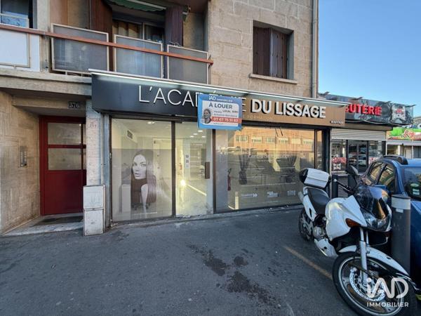 Location boutique/local commercial 54 m² Marseille 15