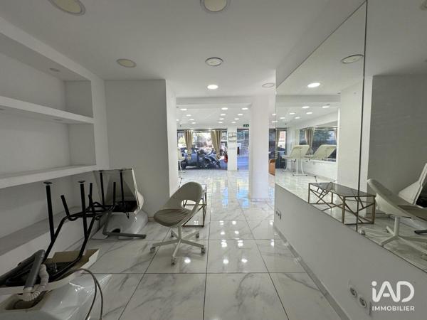 Location boutique/local commercial 54 m² Marseille 15