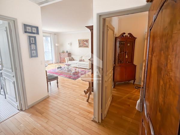 Beau 2 pièces -Paris 16e -Trocadéro / Champs-Élysées