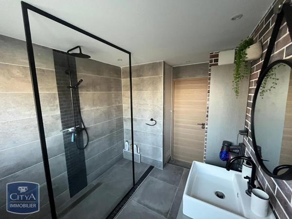 Appartement à louer 3 pièces 67.09m² Angers (49000)