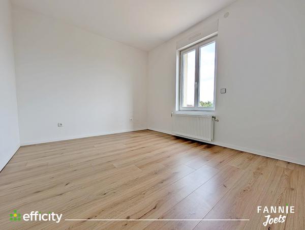 Maison
         5 pièces
        - 131 m² Exclusivité 345 000 € *