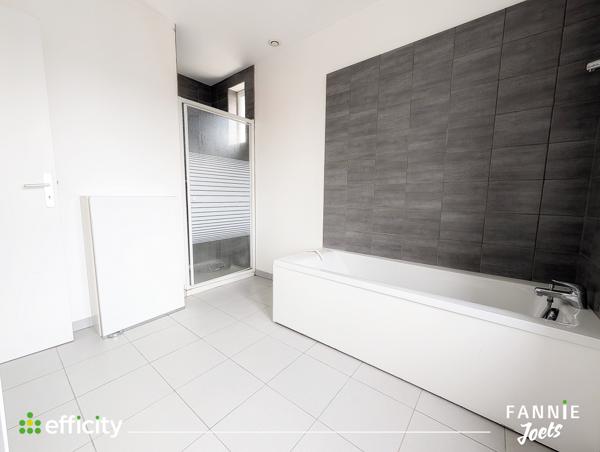 Maison
         5 pièces
        - 131 m² Exclusivité 345 000 € *