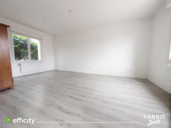 Maison
         5 pièces
        - 131 m² Exclusivité 345 000 € *