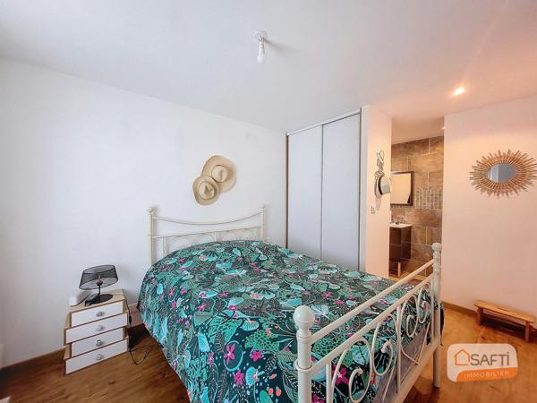 Maison avec piscine avec dôme électrique sur la commune d'Andouillé