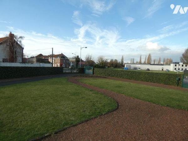 Comines , proche du centre ville , belle maison avec garage et grand jardin