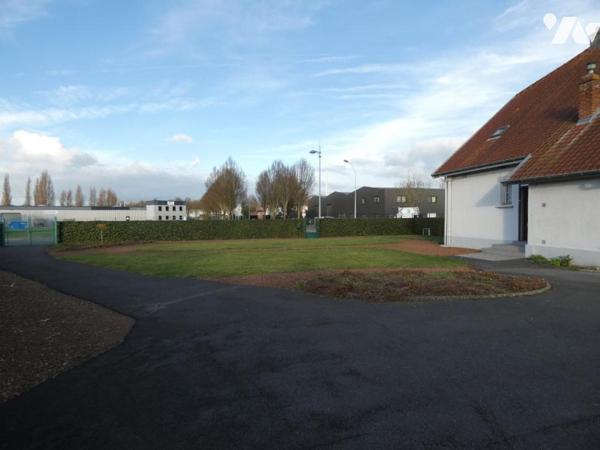 Comines , proche du centre ville , belle maison avec garage et grand jardin