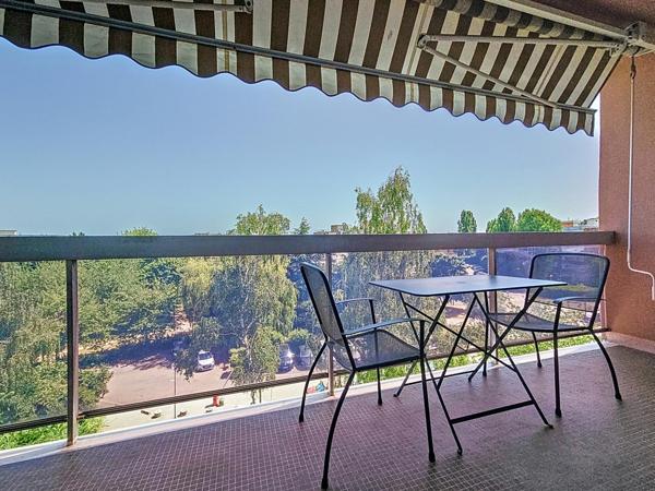 5P dernier étage, vue dégagée, grande loggia