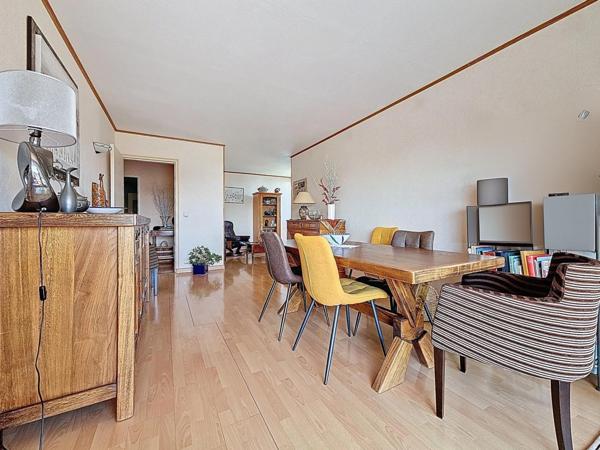 5P dernier étage, vue dégagée, grande loggia