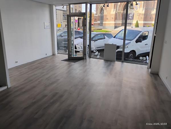 Local commercial 152 m² CAUDRY