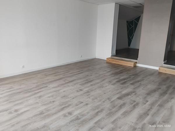 Local commercial 152 m² CAUDRY