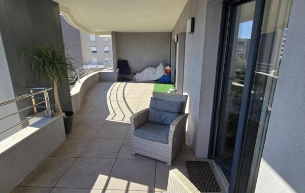 Vente Appartement P3 Très grande terrasse à rafraîchir Ajaccio   