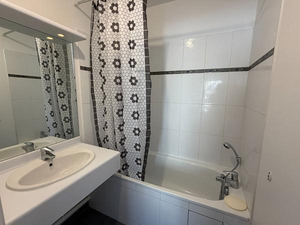 Appartement Bussy Saint Georges 2 pièce(s) 37.35 m2+ balcon + parking