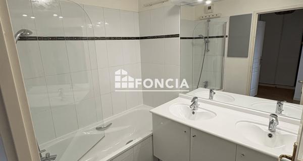 Location Appartement 3 pièces 65.09 m² - Le Plessis-robinson 92350