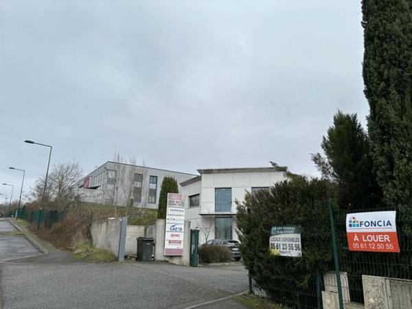 Location Local commercial 2 pièces 47 m² - 8 RUE JEAN MONNET Saint Jean 31240