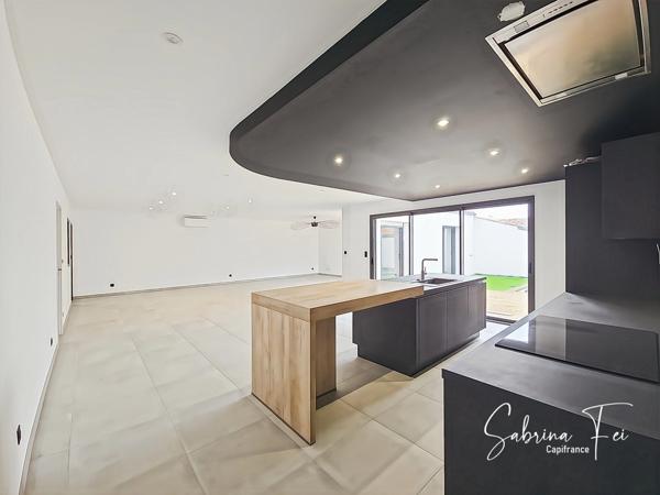Maison contemporaine de standing – 145 m² environ – Piscine chauffée – Andilly