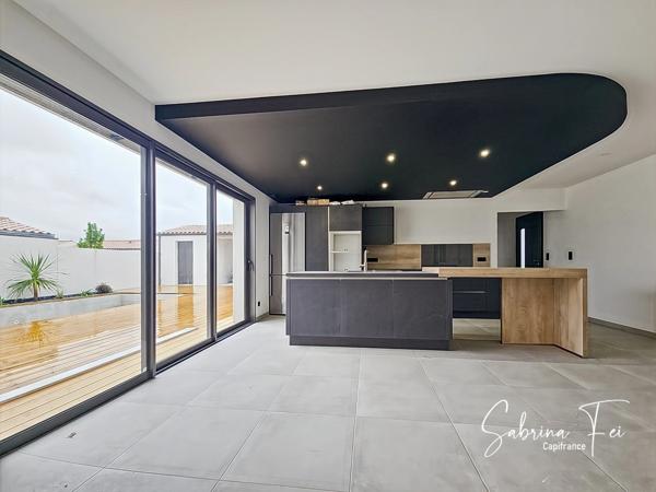 Maison contemporaine de standing – 145 m² environ – Piscine chauffée – Andilly