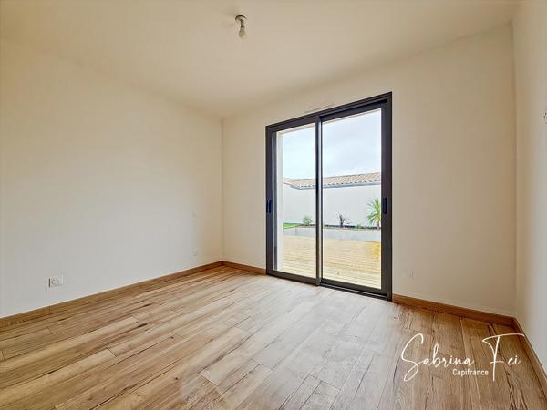Maison contemporaine de standing – 145 m² environ – Piscine chauffée – Andilly