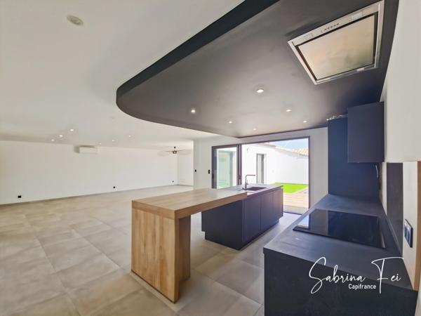 Maison contemporaine de standing – 145 m² environ – Piscine chauffée – Andilly