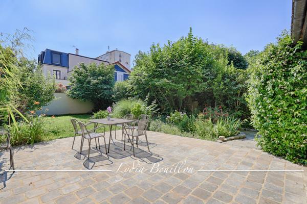 Montrouge (92120) MONTROUGE centre-ville, Maison 147 m2, 5 pièces avec terrasse et très grand jardin