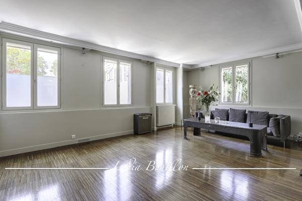 Montrouge (92120) MONTROUGE centre-ville, Maison 147 m2, 5 pièces avec terrasse et très grand jardin