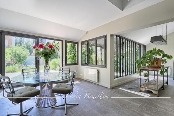 Montrouge (92120) MONTROUGE centre-ville, Maison 147 m2, 5 pièces avec terrasse et très grand jardin