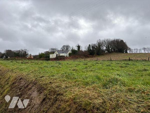Terrain a Vendre à TREGOUREZ, en Finistère Sud (29), en Sortie de Bourg, Terrain à Bâtir de 126...