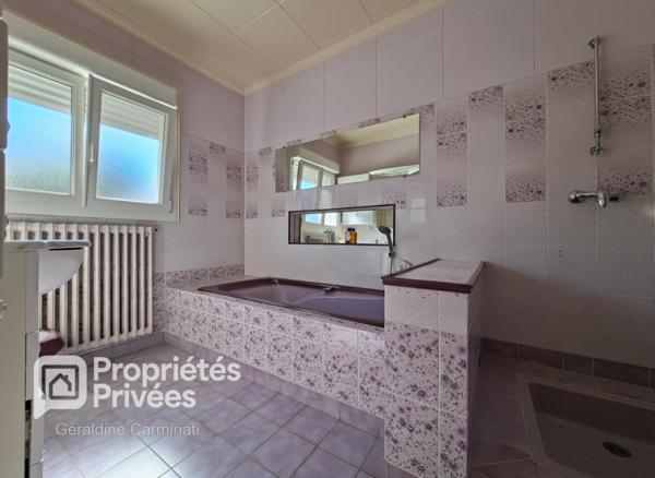À VENDRE 37540 SAINT-CYR-SUR-LOIRE, maison familiale de 201 m² / jardin / atelier / garage / cave