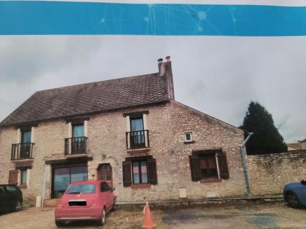 Maison de ville familiale avec grande salle de vie