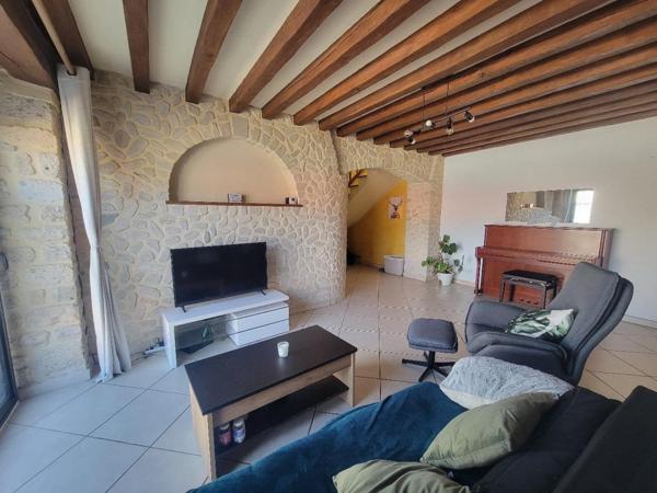 Maison de ville familiale avec grande salle de vie