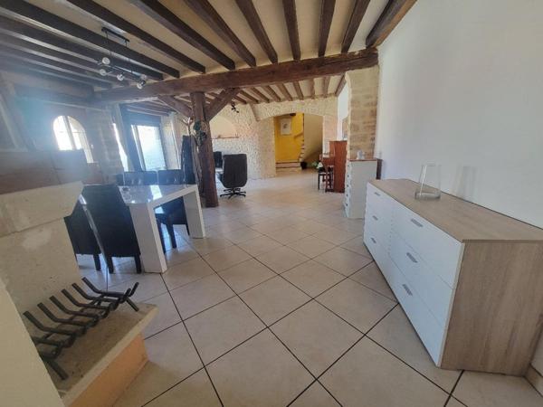 Maison de ville familiale avec grande salle de vie