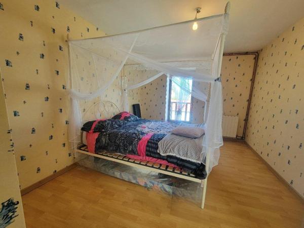 Maison de ville familiale avec grande salle de vie