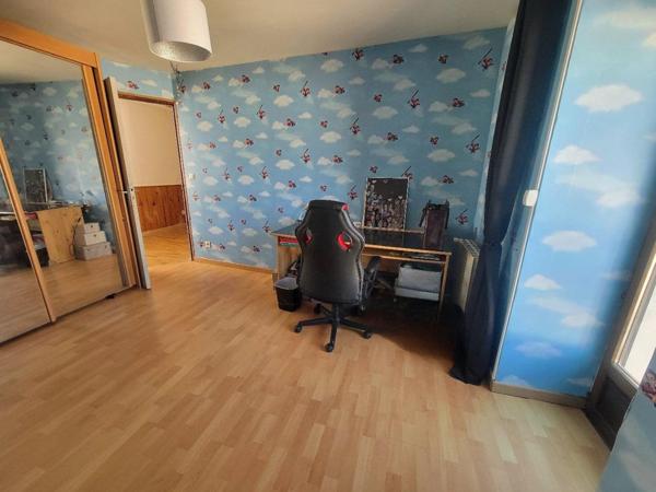 Maison de ville familiale avec grande salle de vie