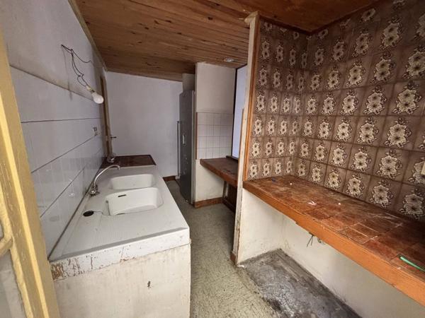 Remise avec habitation T3