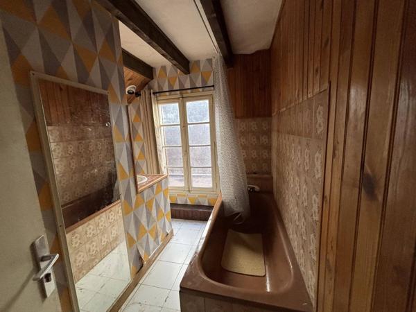 Remise avec habitation T3