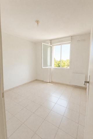 Appartement de type 3 dans une résidence fermée avec piscine