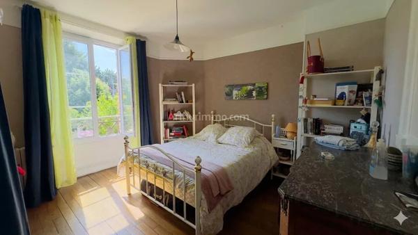 Vente                                                      Maison
                        
                     8 pièces                      170 m2                     à Pringy