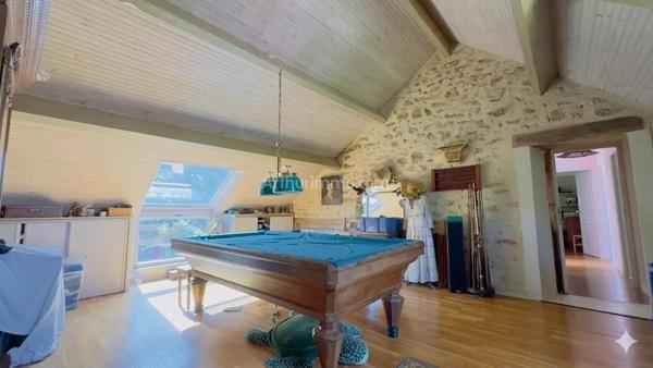 Vente                                                      Maison
                        
                     8 pièces                      170 m2                     à Pringy