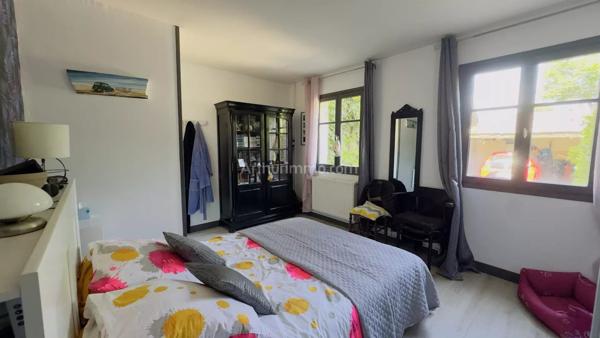 Vente                                                      Maison
                        
                     8 pièces                      170 m2                     à Pringy