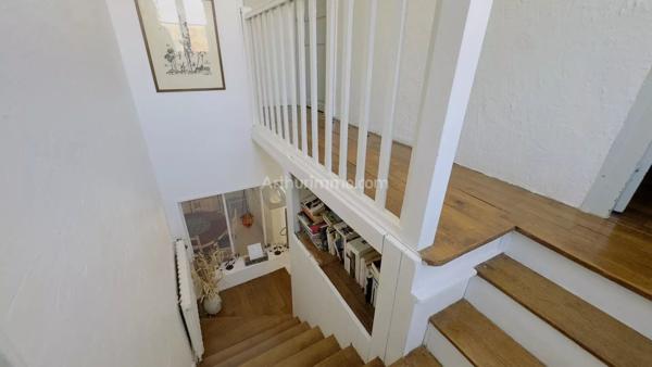 Vente                                                      Maison
                        
                     8 pièces                      170 m2                     à Pringy